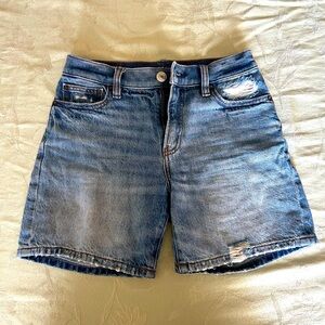 American eagle Denim Blue Women's Shorts
90”s boyfriend Bermuda